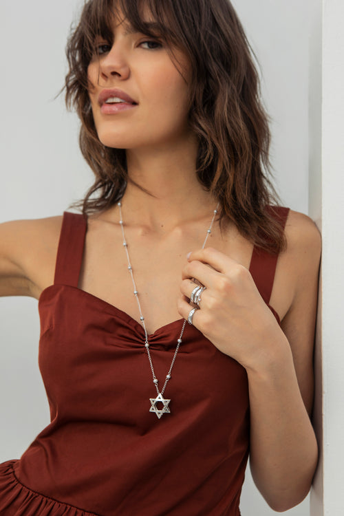 Colar Longo Neshama com Pingente - Raízes da Vida